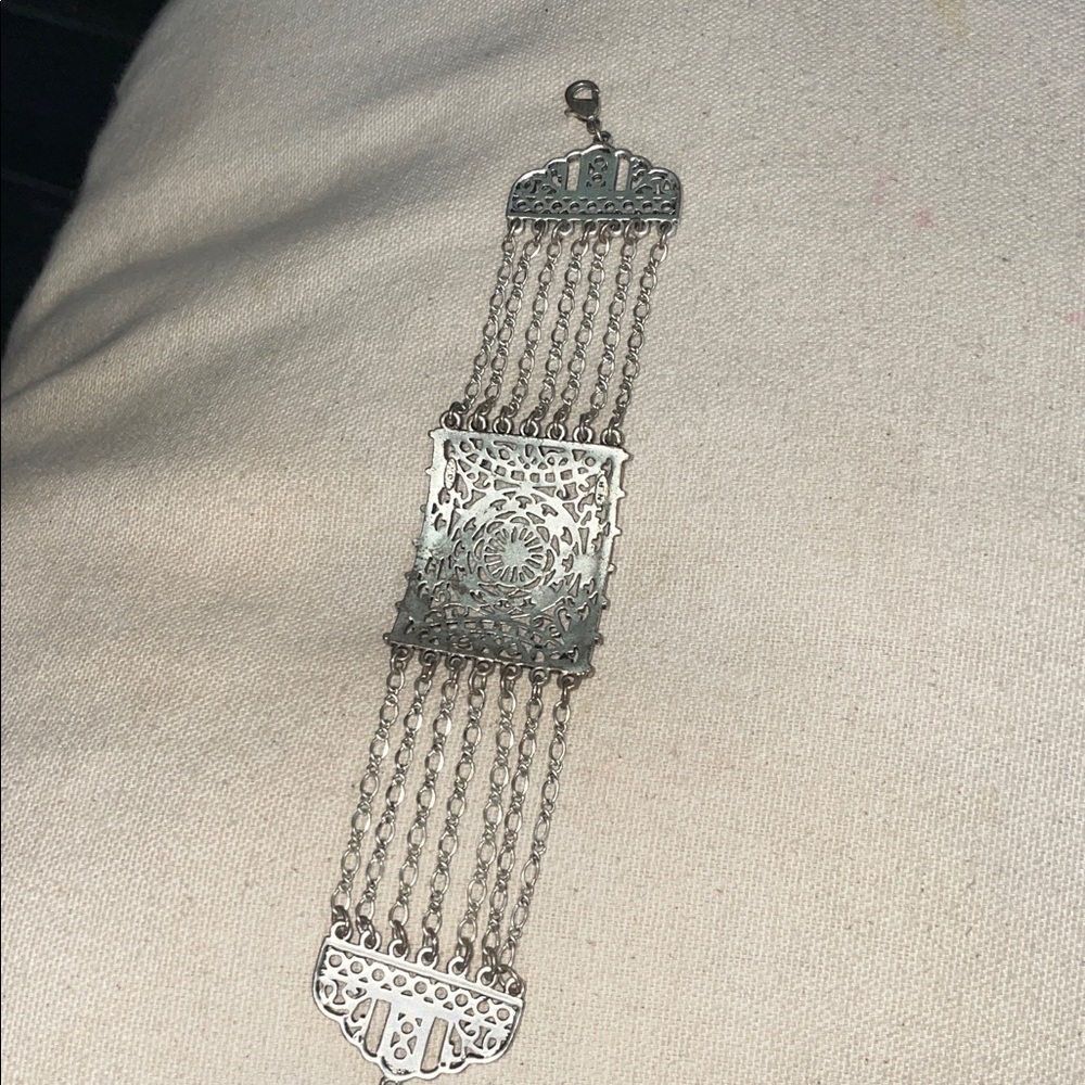 Vintage Victorian style Elegant Silver-tone and Green Bracelet - Picture 4 of 6